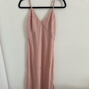 Elegant Pink Sleeveless Dress with Slit